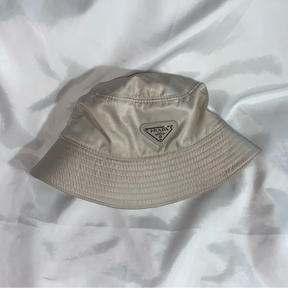 PRADA beige Re-issue Nylon BUCKET HAT Size Medium IN STORE NOW $695 - Picture 15 of 15